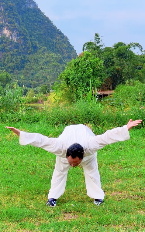 微信图片_20260906140255_182_61 Yin-Yang Five Elements Qigong Course -Section 4 Two Dragons Coiling Among Clouds - Image 1